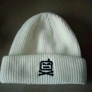 Magnifique bonnet blanc- Atlantis - Neuf